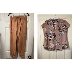 Women's size Medium Business Casual Outfit Tan Baggy Pants and Flower Top